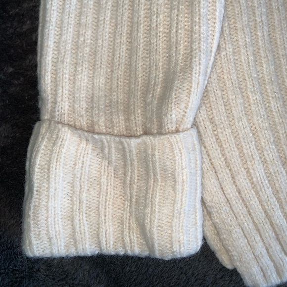 Old Navy White Tunic Sweater - Picture 3 of 6